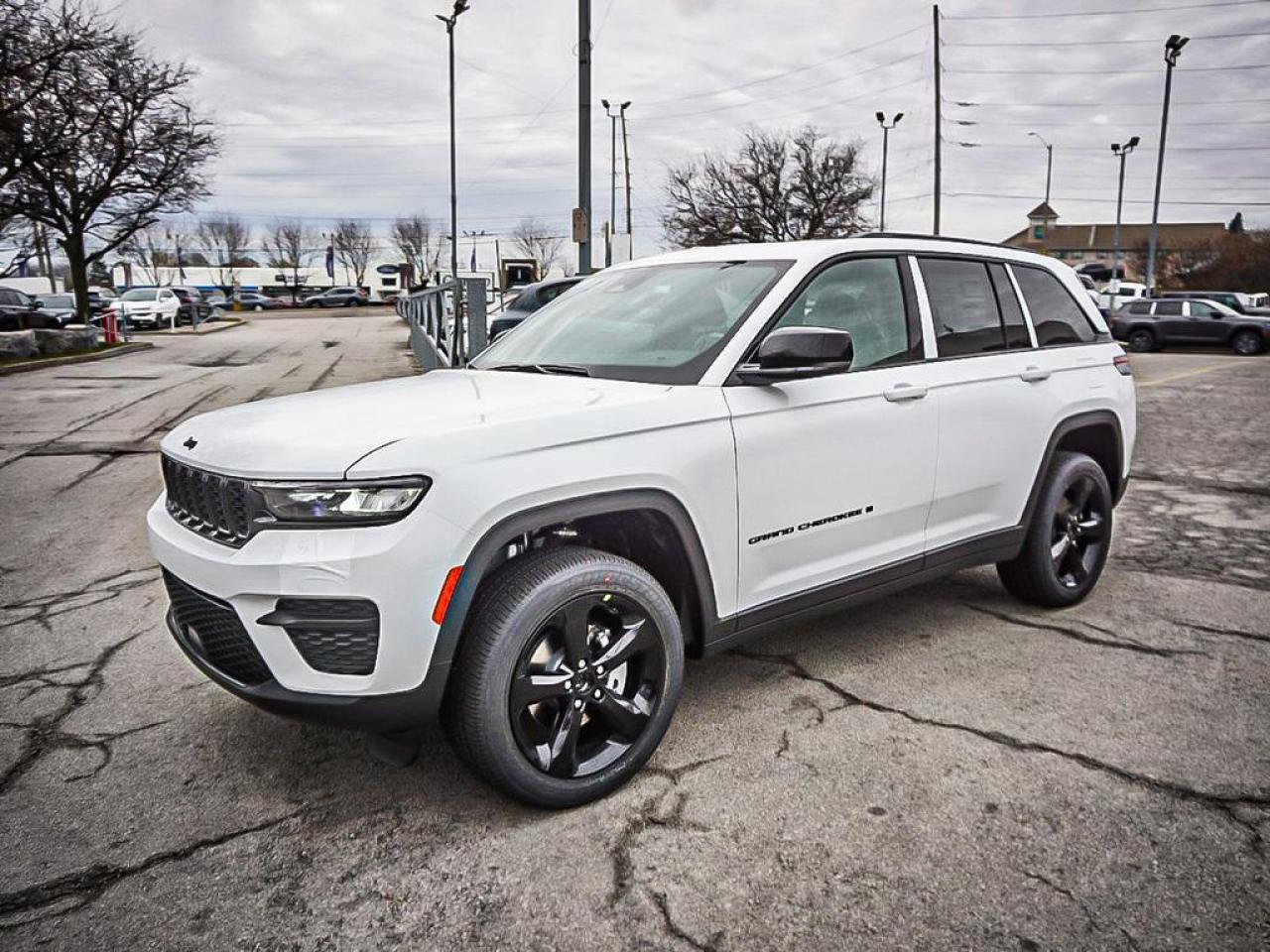 2025 Jeep Grand Cherokee  Photo4