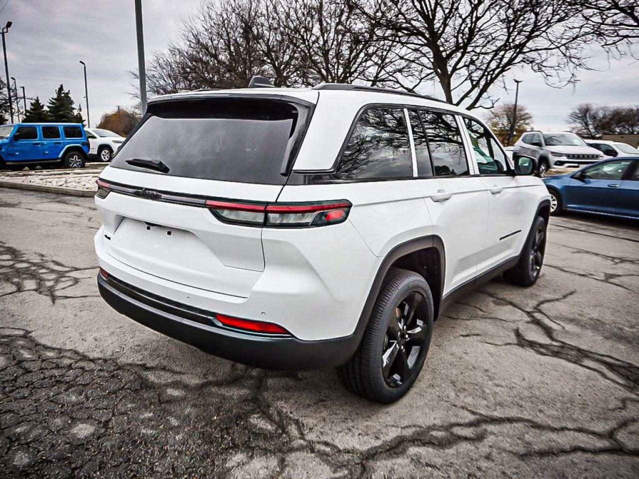 2025 Jeep Grand Cherokee  Photo