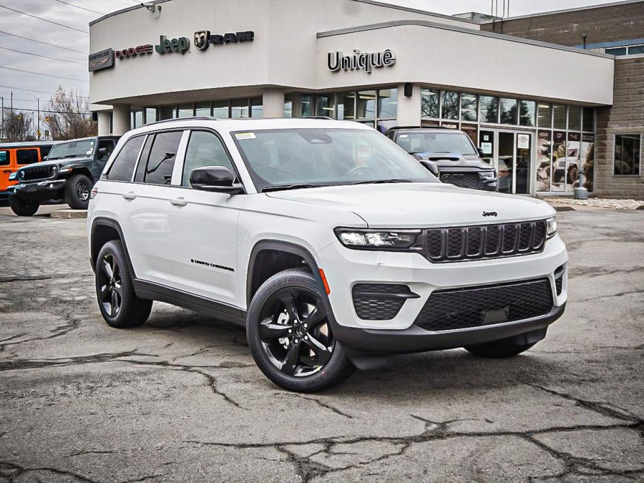 2025 Jeep Grand Cherokee  Photo