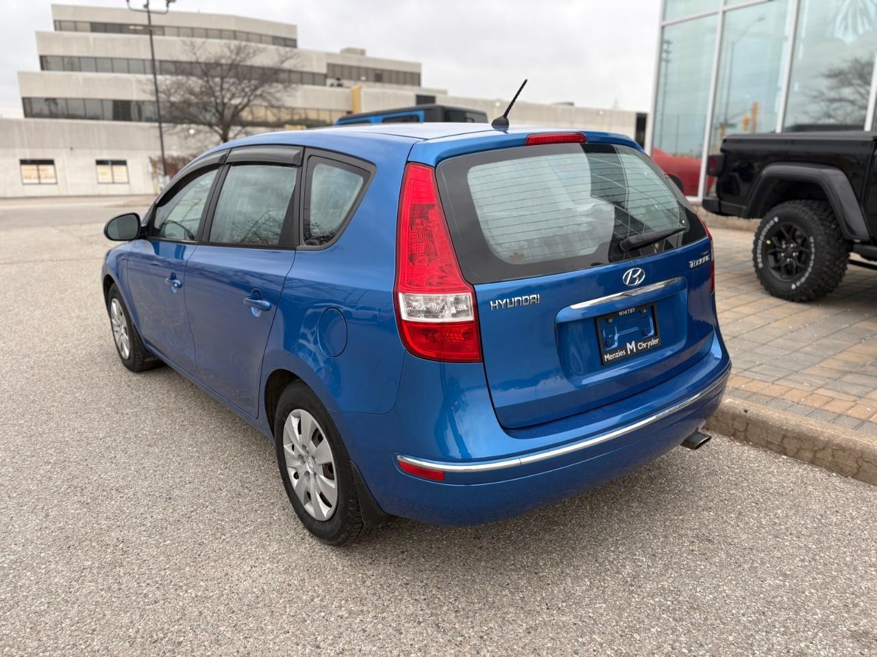 2012 Hyundai Elantra Touring GL 4dr Hatchback Photo