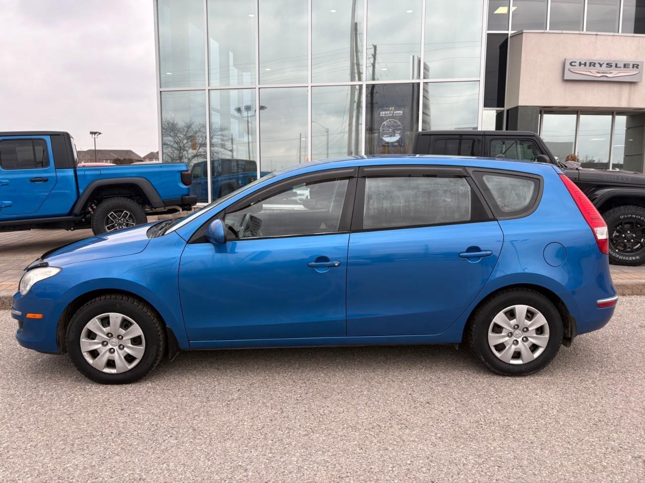 2012 Hyundai Elantra Touring GL 4dr Hatchback Photo