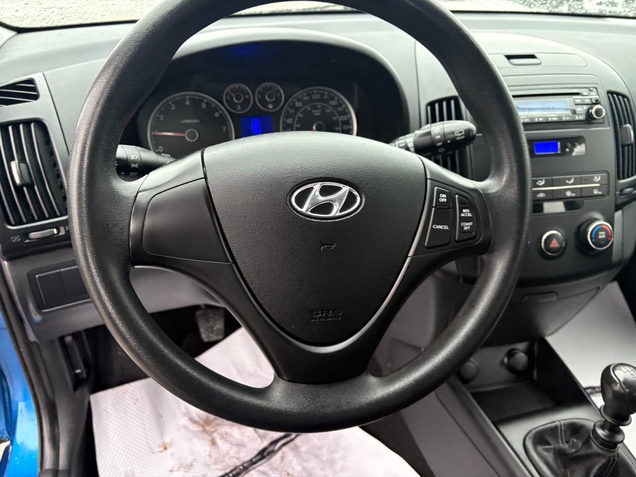 2012 Hyundai Elantra Touring GL 4dr Hatchback Photo