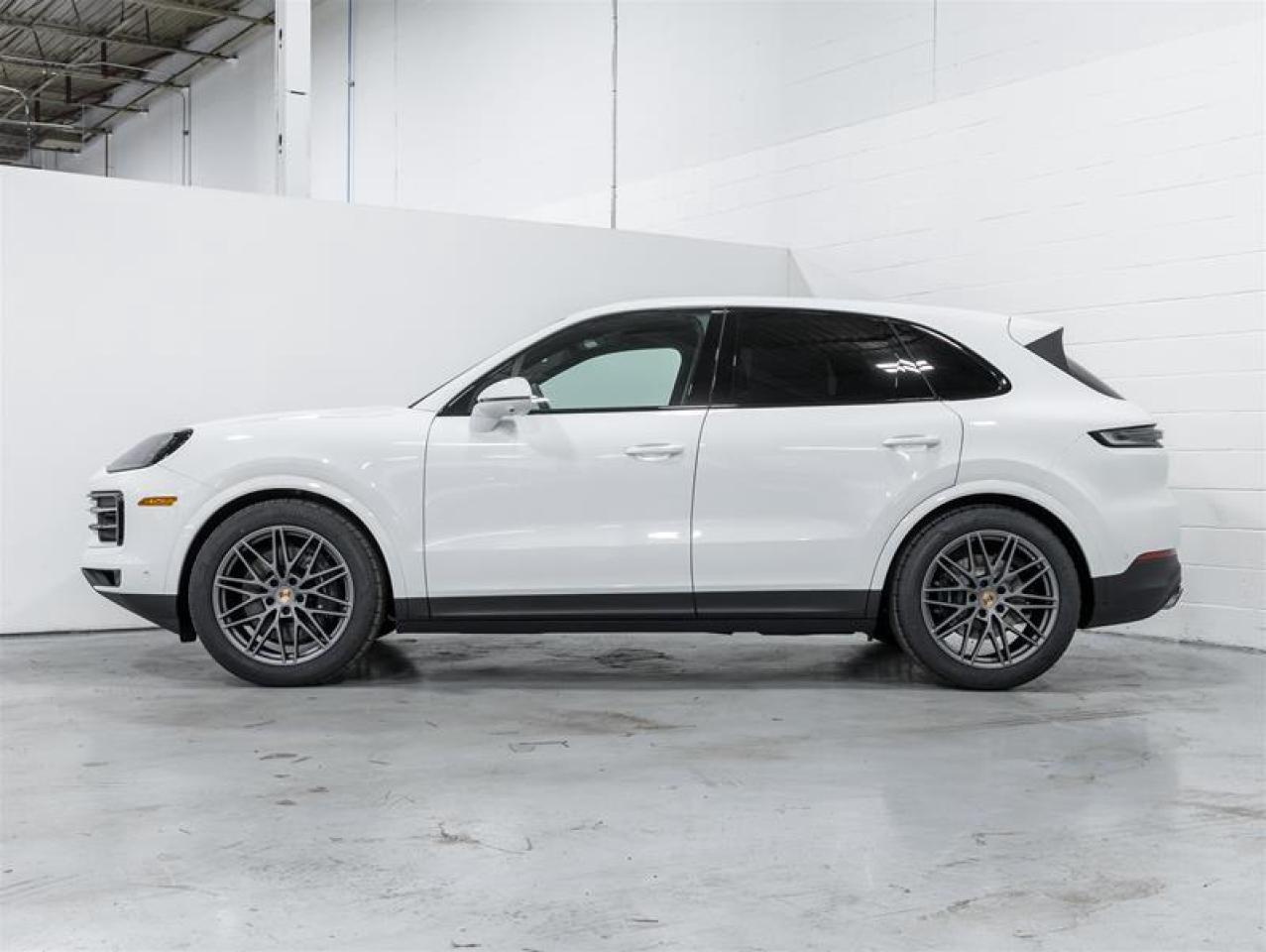 2026 Porsche Cayenne  Photo3
