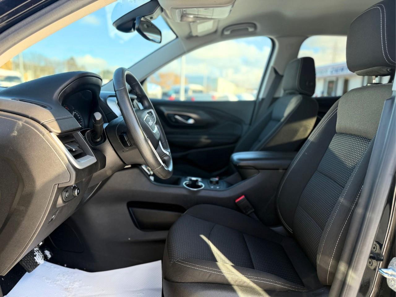 2022 GMC Terrain SLE All-wheel Drive Photo4