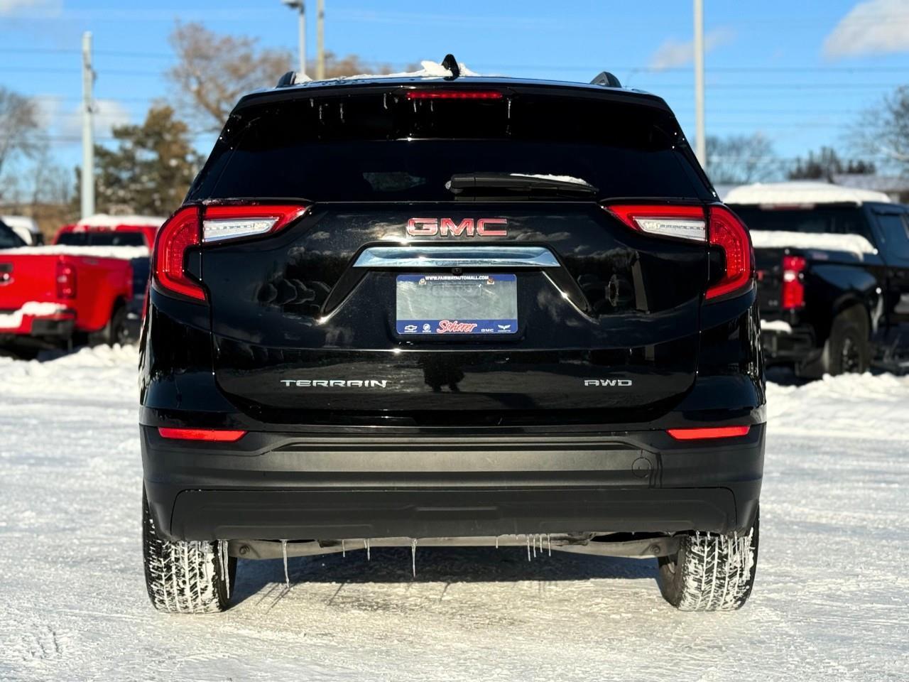 2022 GMC Terrain SLE All-wheel Drive Photo3