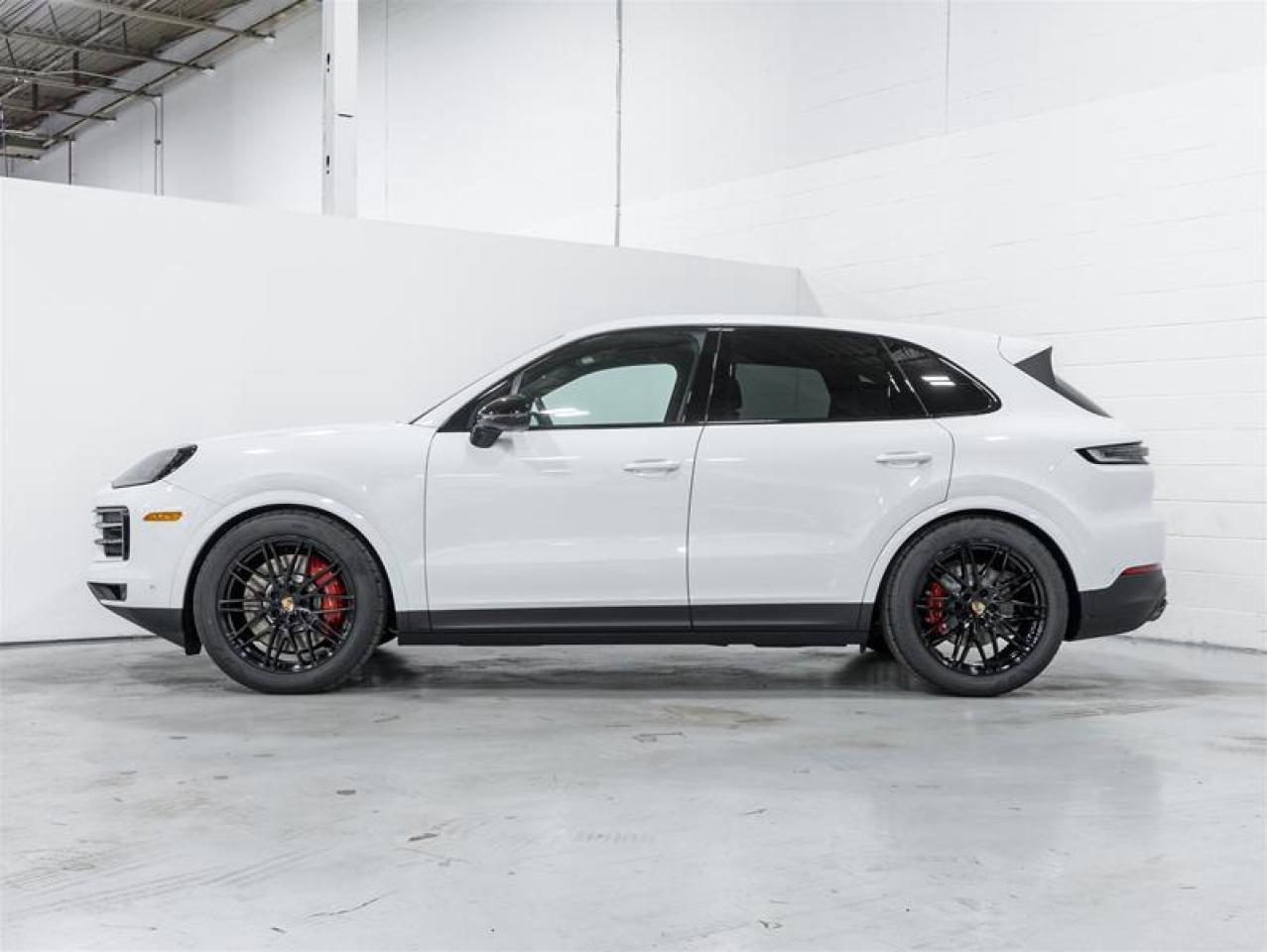 2026 Porsche Cayenne  Photo3