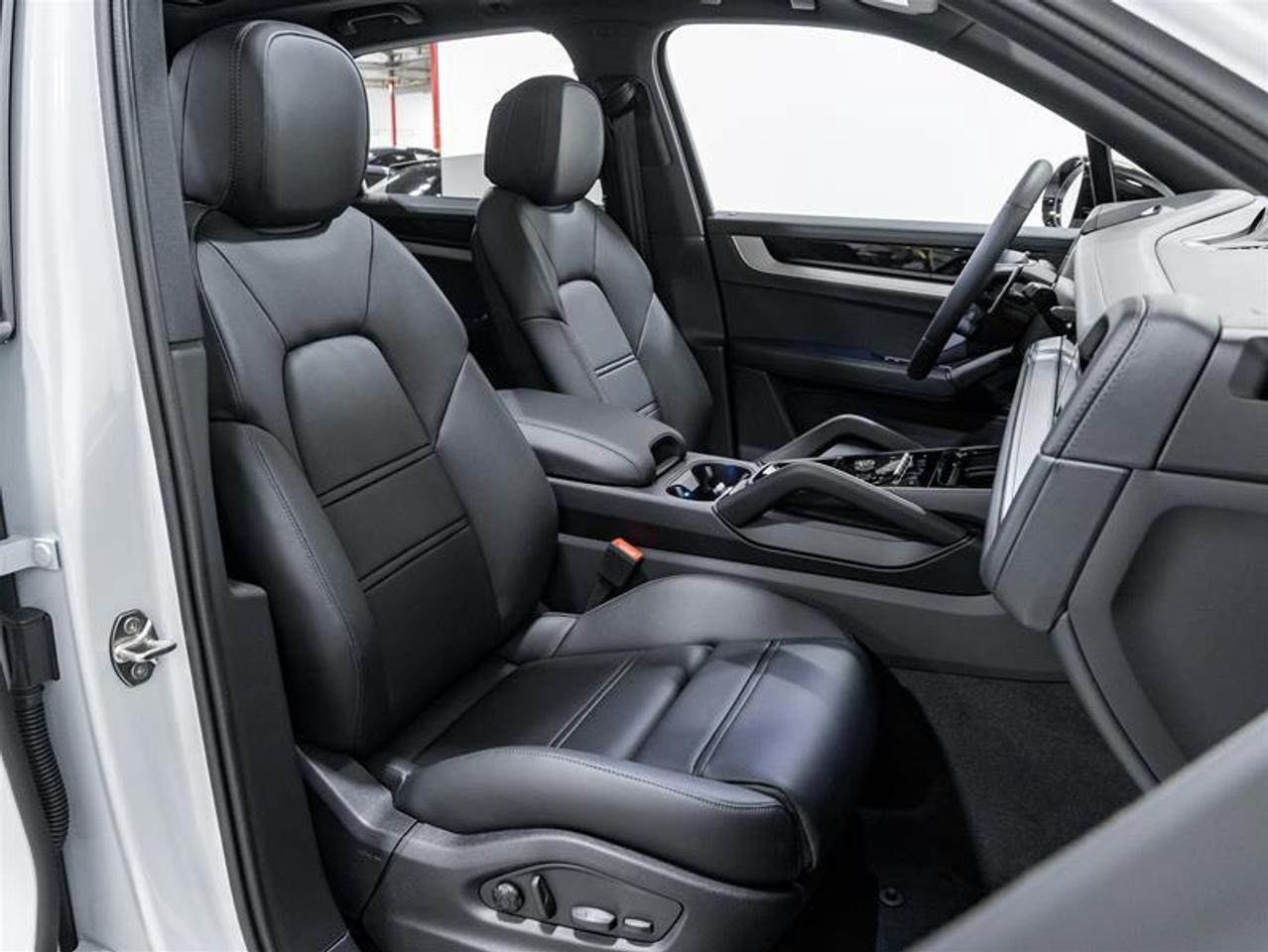 2026 Porsche Cayenne  Photo
