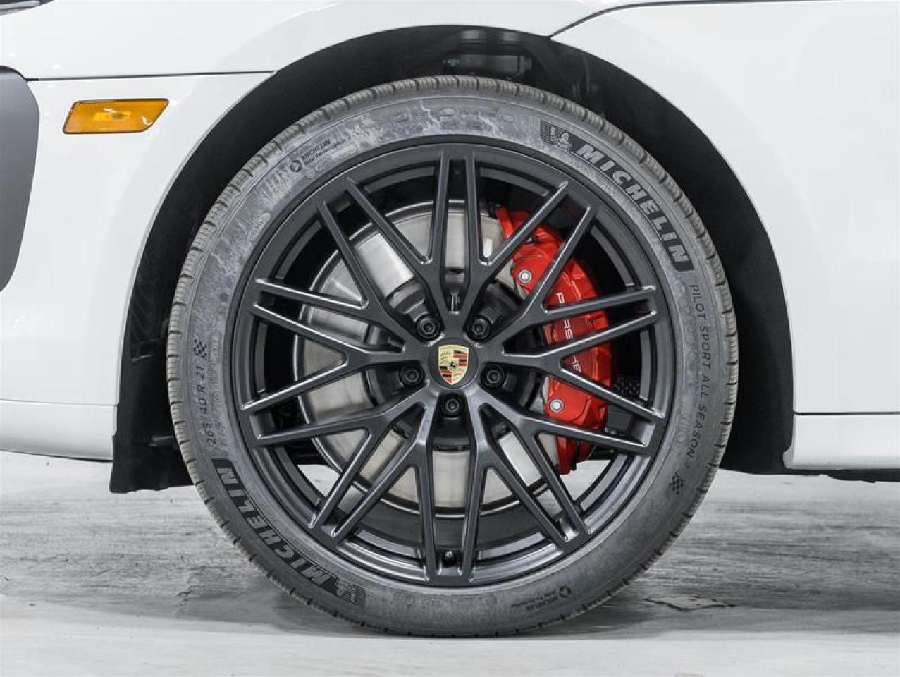 2026 Porsche Macan  Photo