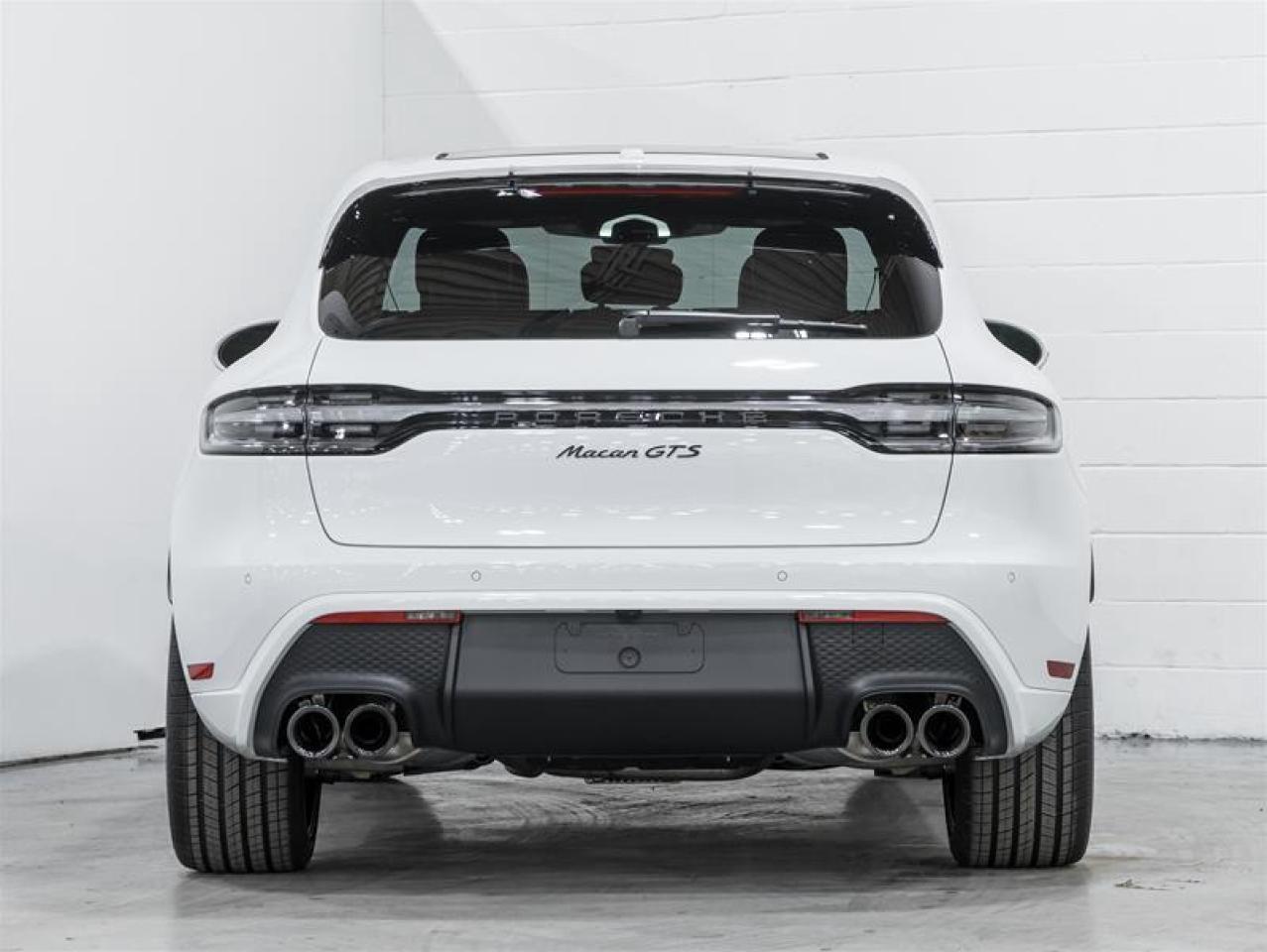 2026 Porsche Macan  Photo