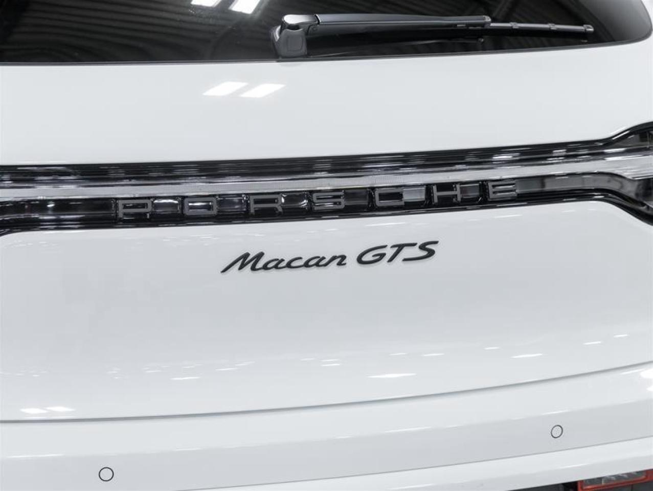 2026 Porsche Macan  Photo