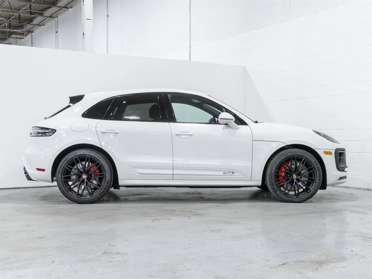 2026 Porsche Macan  Photo
