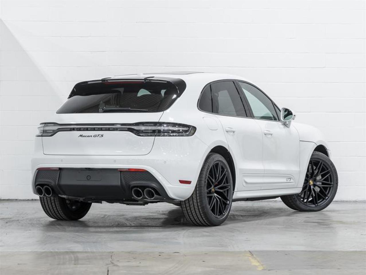 2026 Porsche Macan  Photo