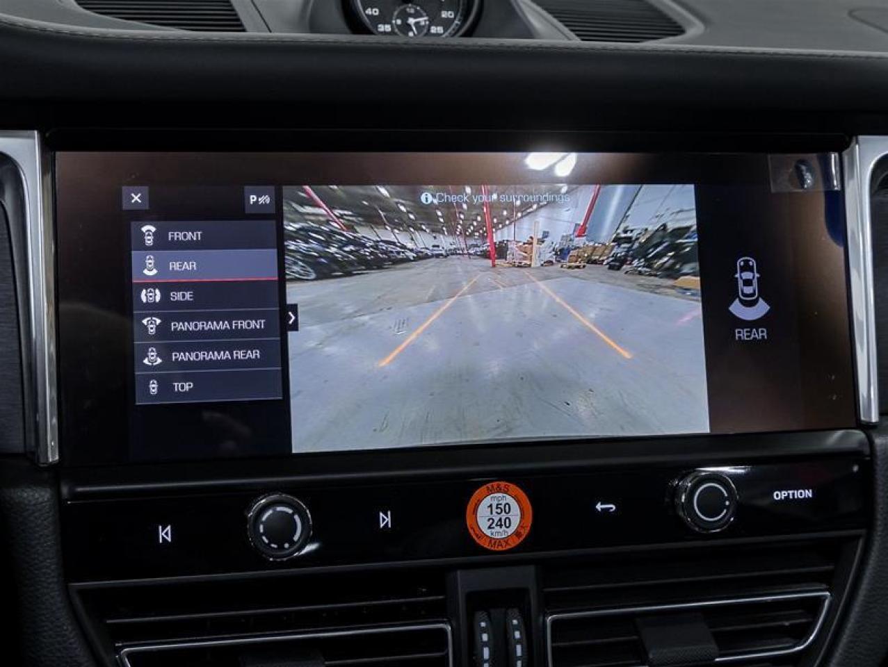 2026 Porsche Macan  Photo