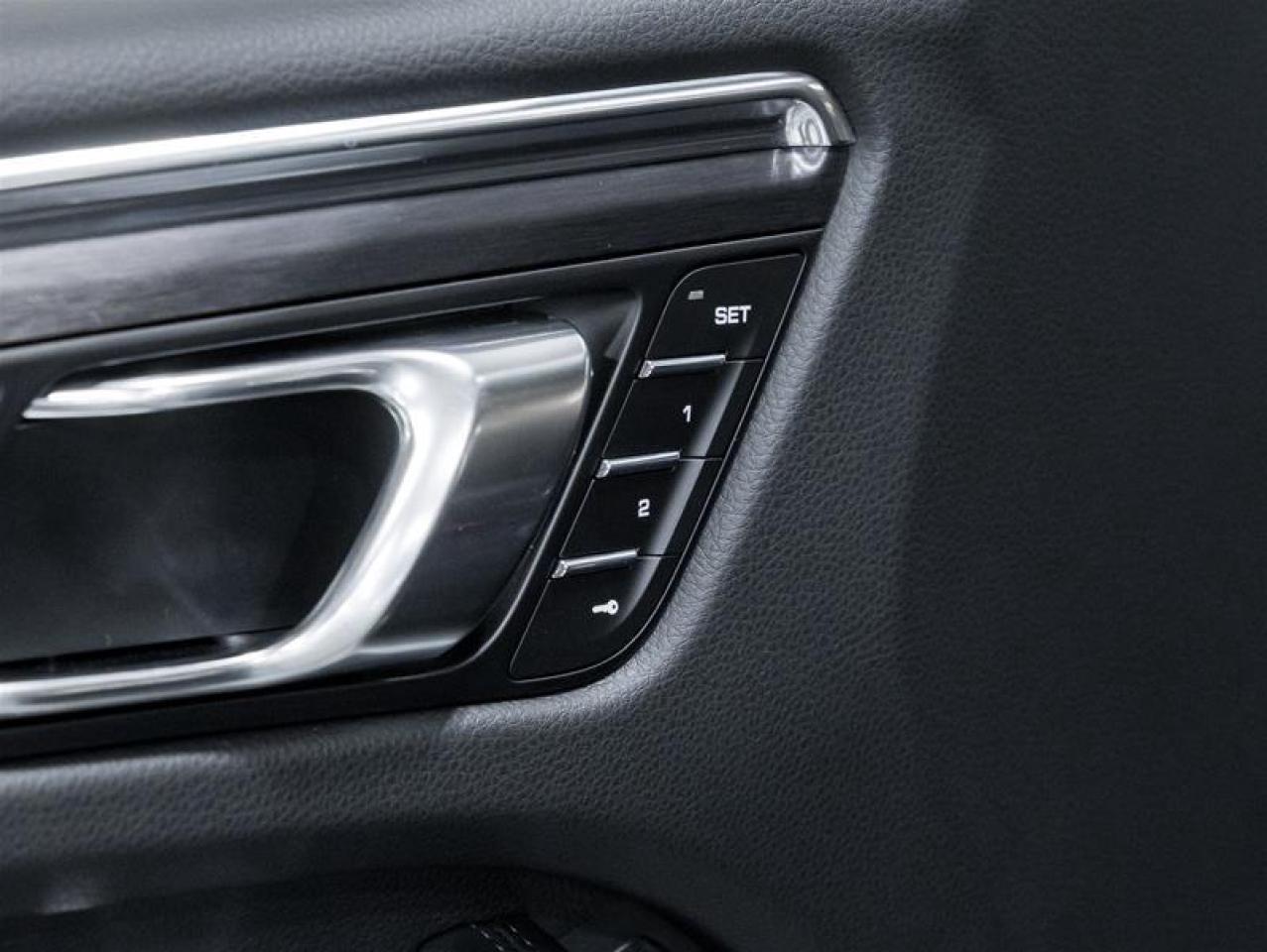 2026 Porsche Macan  Photo