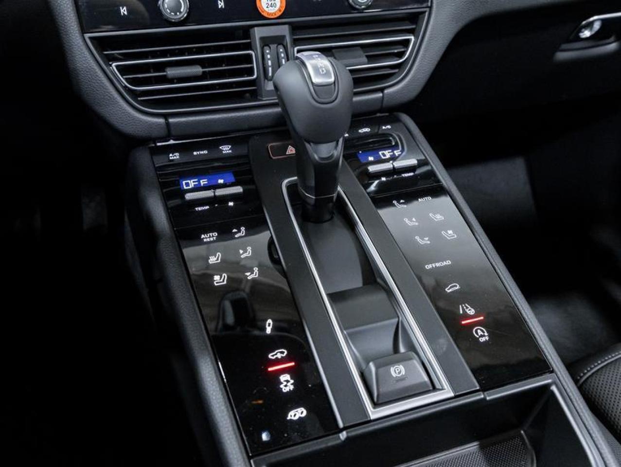 2026 Porsche Macan  Photo