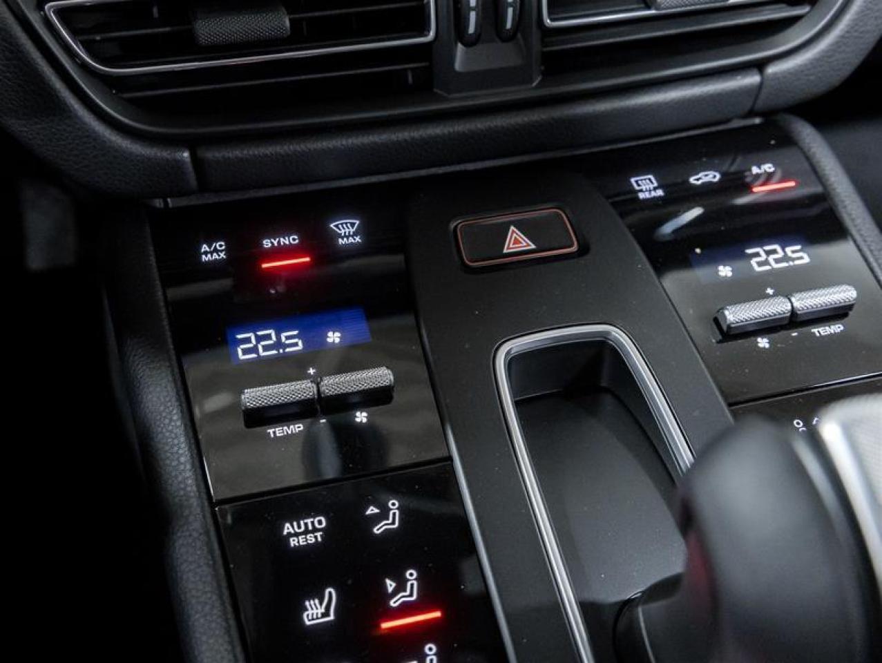 2026 Porsche Macan  Photo