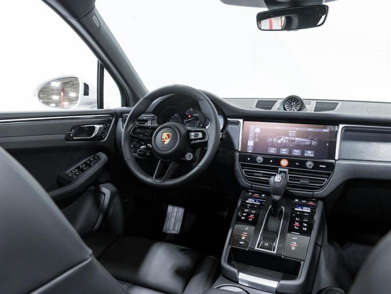 2026 Porsche Macan  Photo