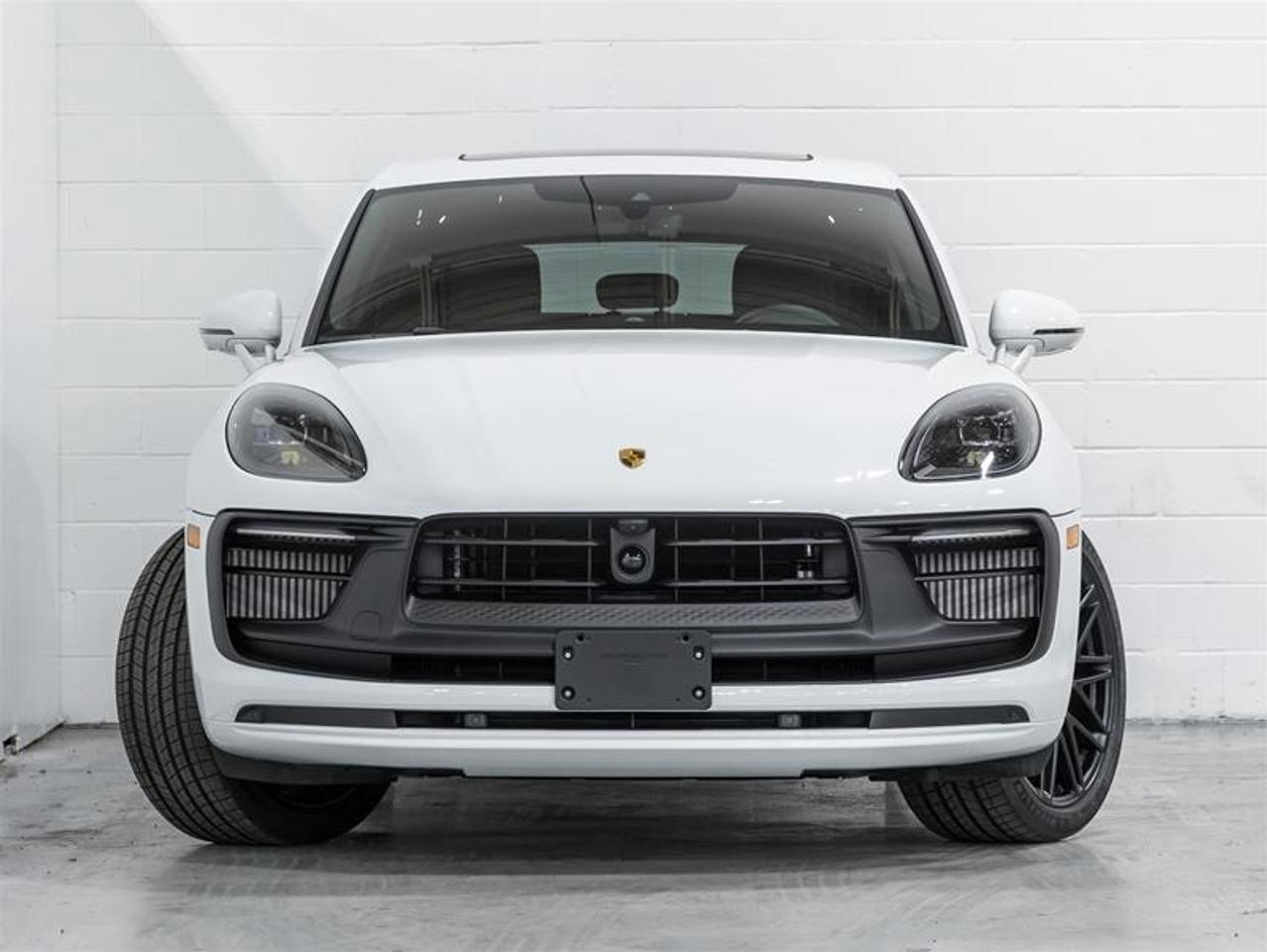 2026 Porsche Macan  Photo