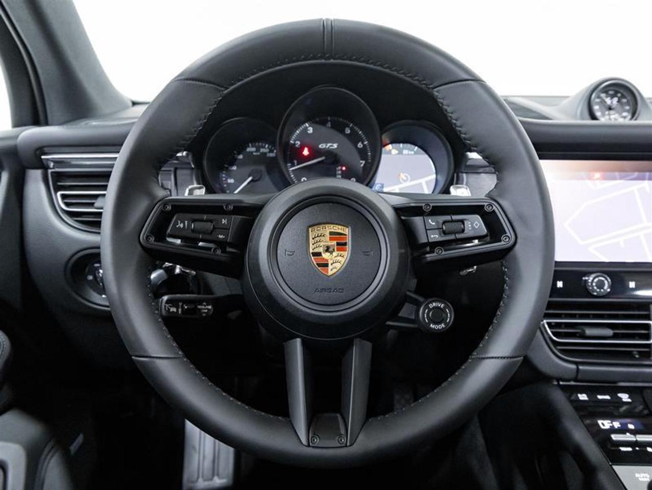 2026 Porsche Macan  Photo