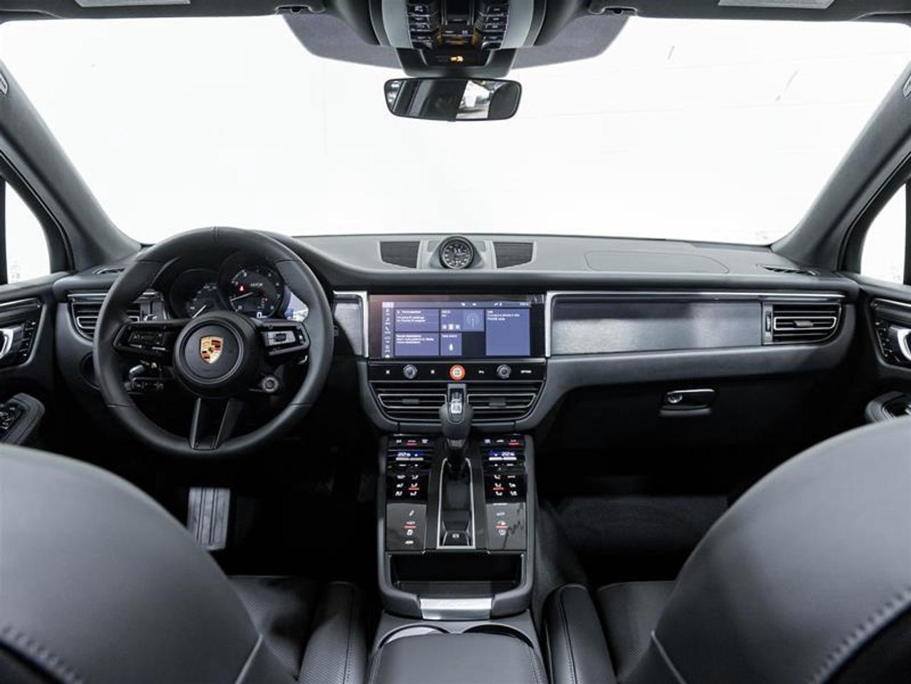 2026 Porsche Macan  Photo