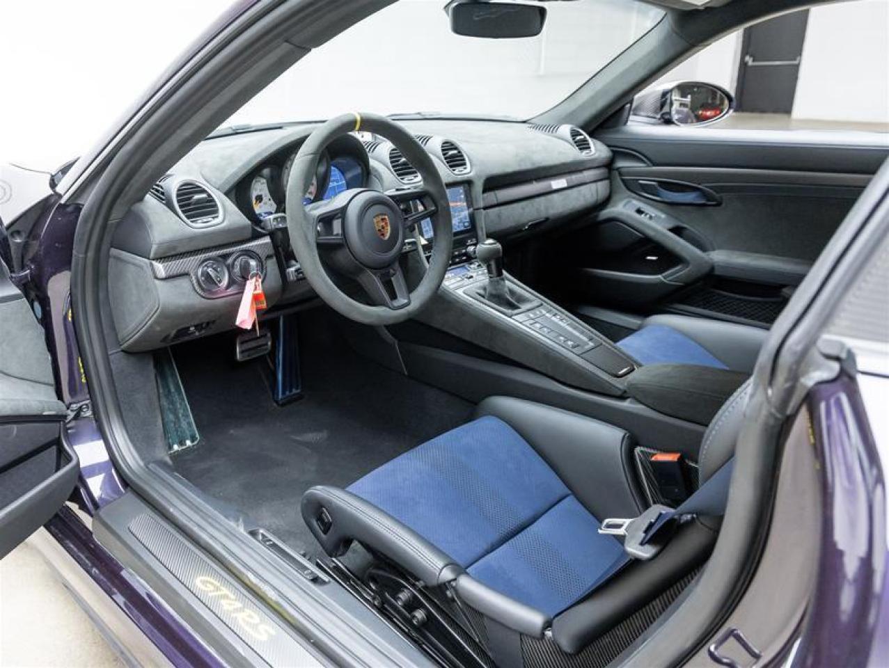 2025 Porsche 718 Cayman  Photo