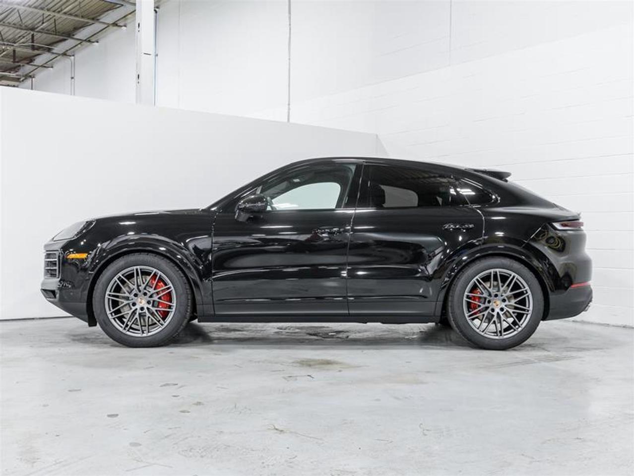 2026 Porsche Cayenne  Photo3