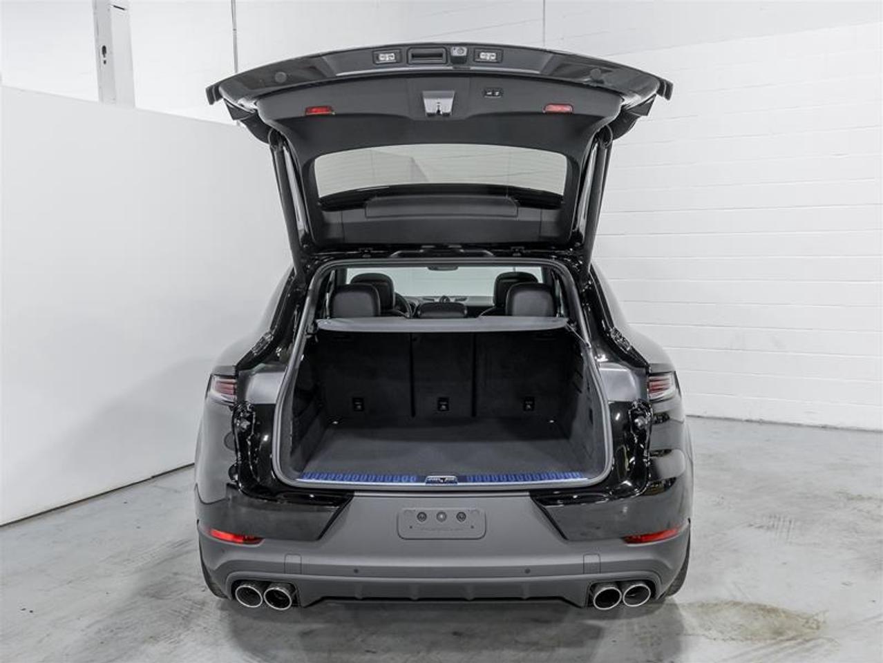 2026 Porsche Cayenne  Photo