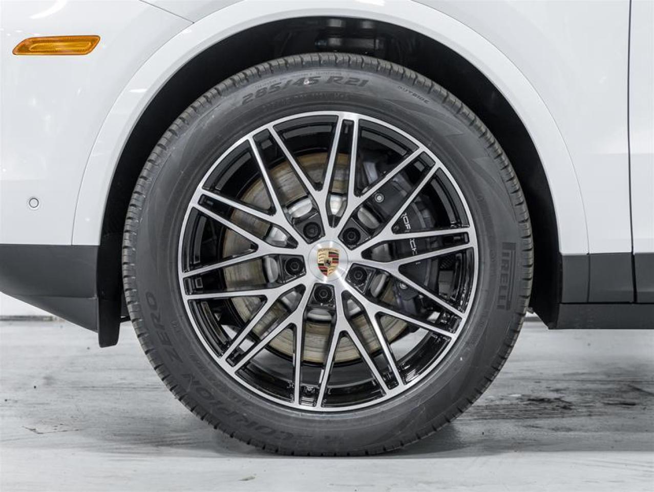 2026 Porsche Cayenne  Photo4