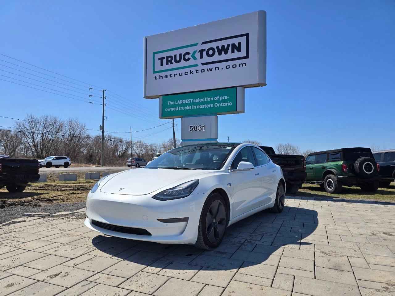 2020 Tesla Model 3 Standard Range Plus 4dr Rear-Wheel Drive Sedan Photo0