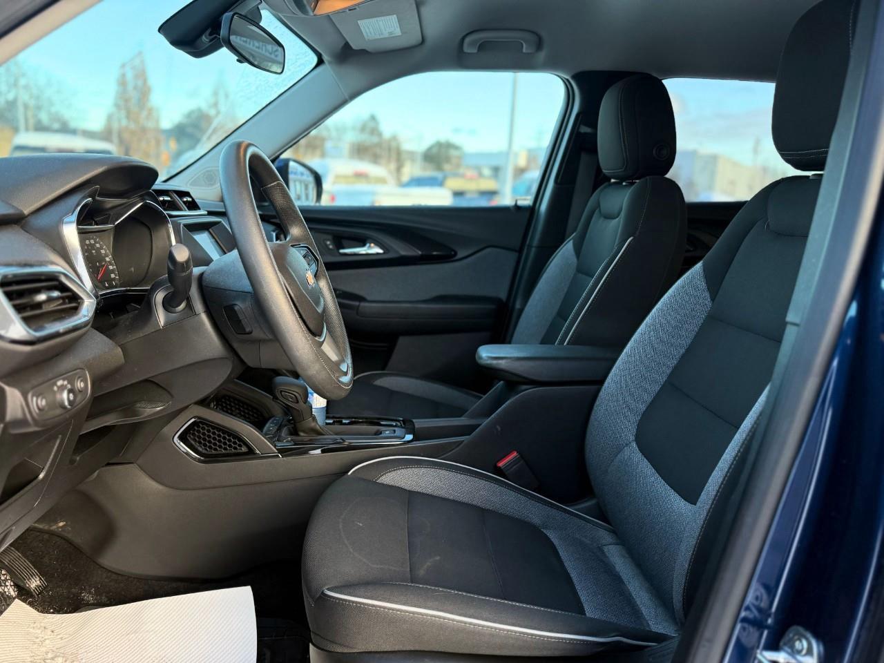 2023 Chevrolet TrailBlazer LT Front-Wheel Drive Photo4