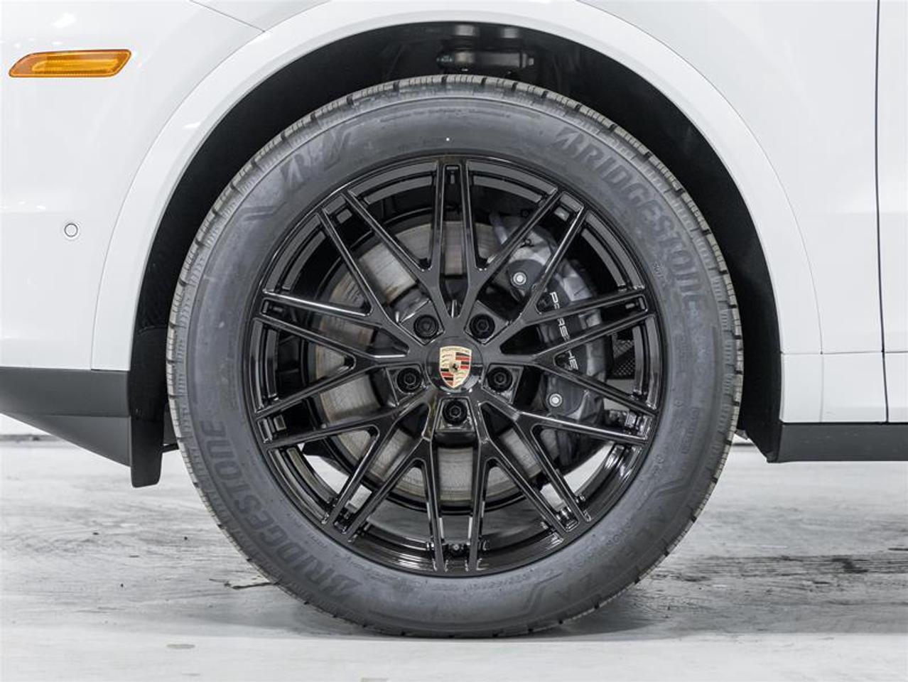 2026 Porsche Cayenne  Photo4
