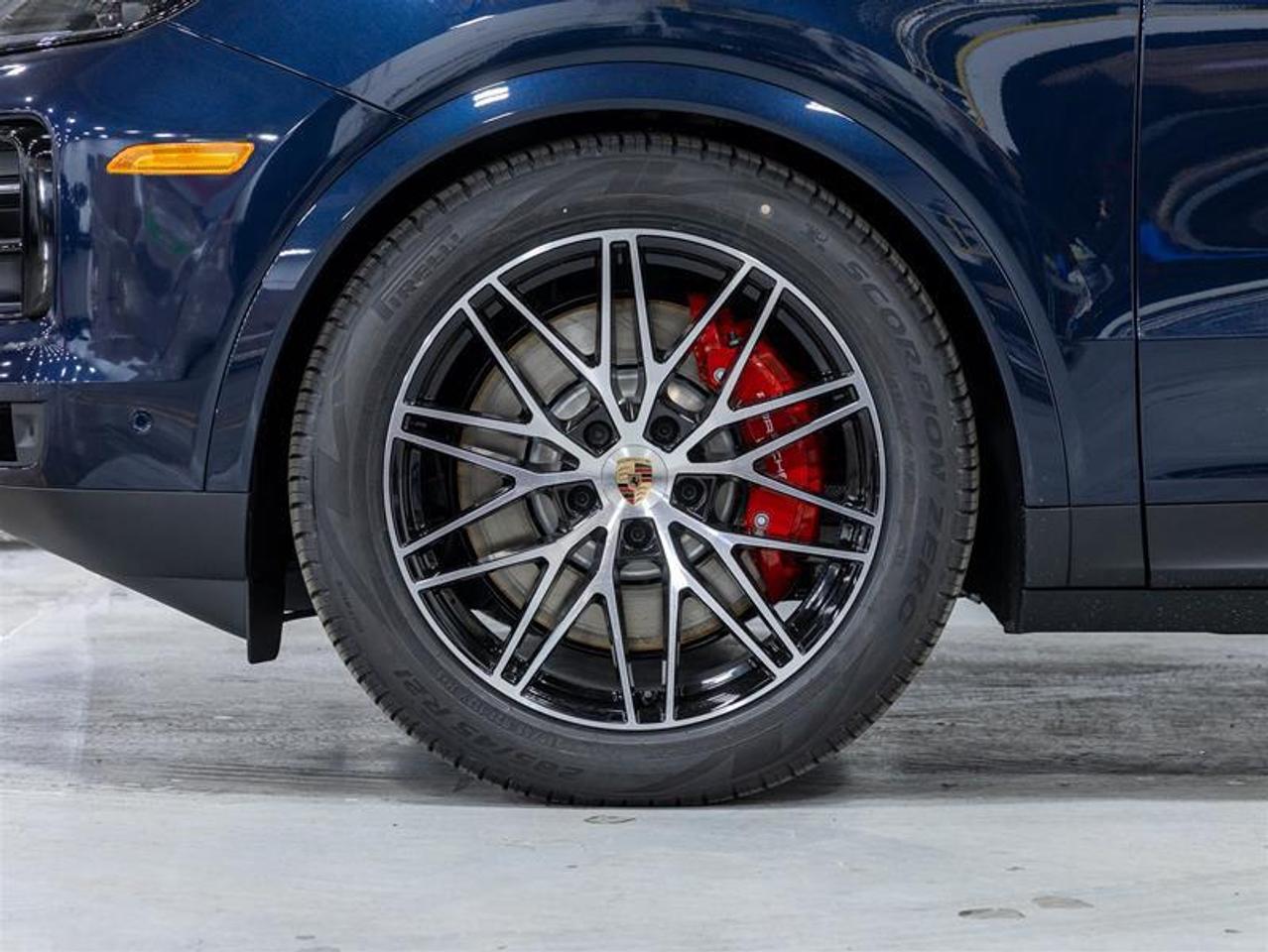 2026 Porsche Cayenne  Photo4