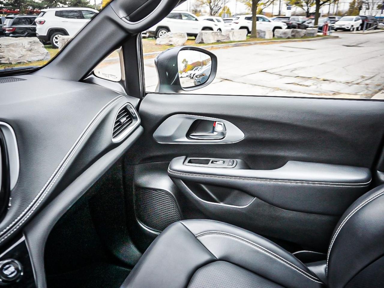 2023 Chrysler Pacifica  Photo