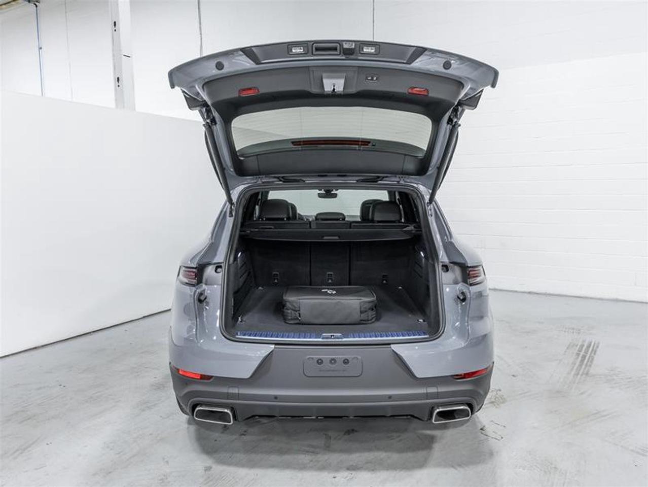 2026 Porsche Cayenne  Photo
