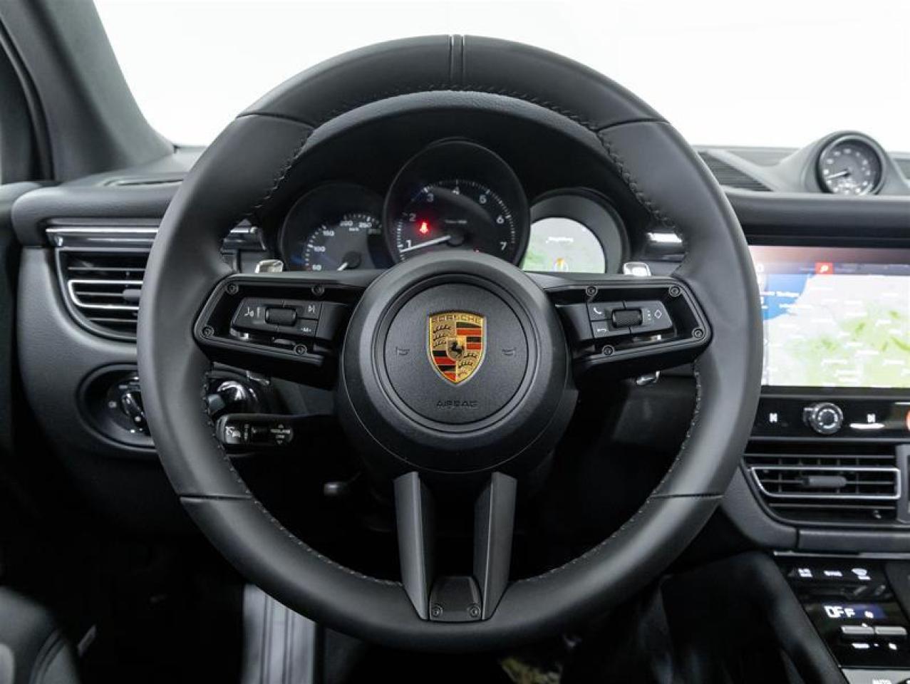 2026 Porsche Macan  Photo