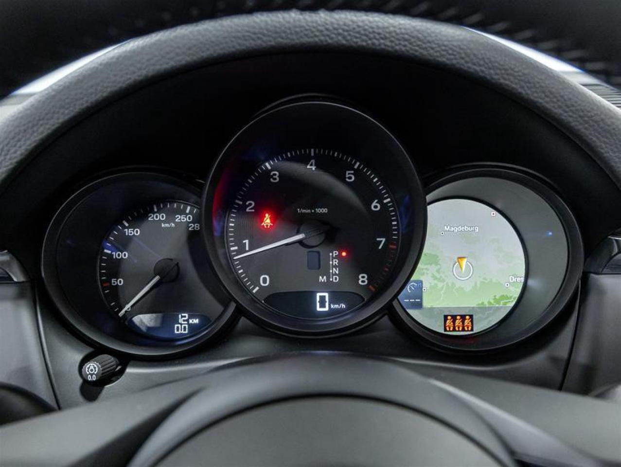 2026 Porsche Macan  Photo