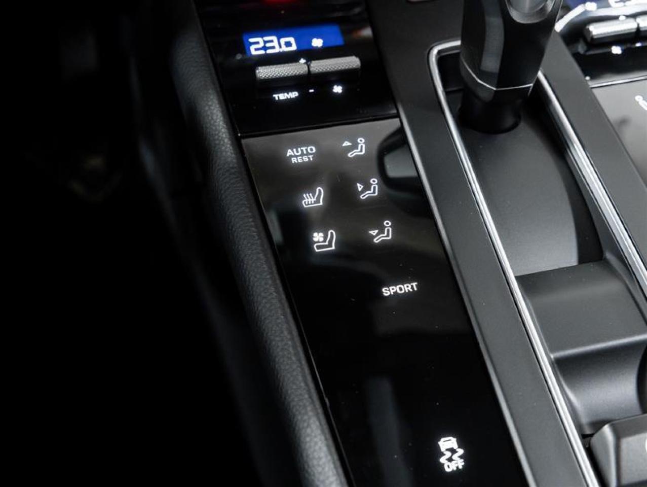 2026 Porsche Macan  Photo