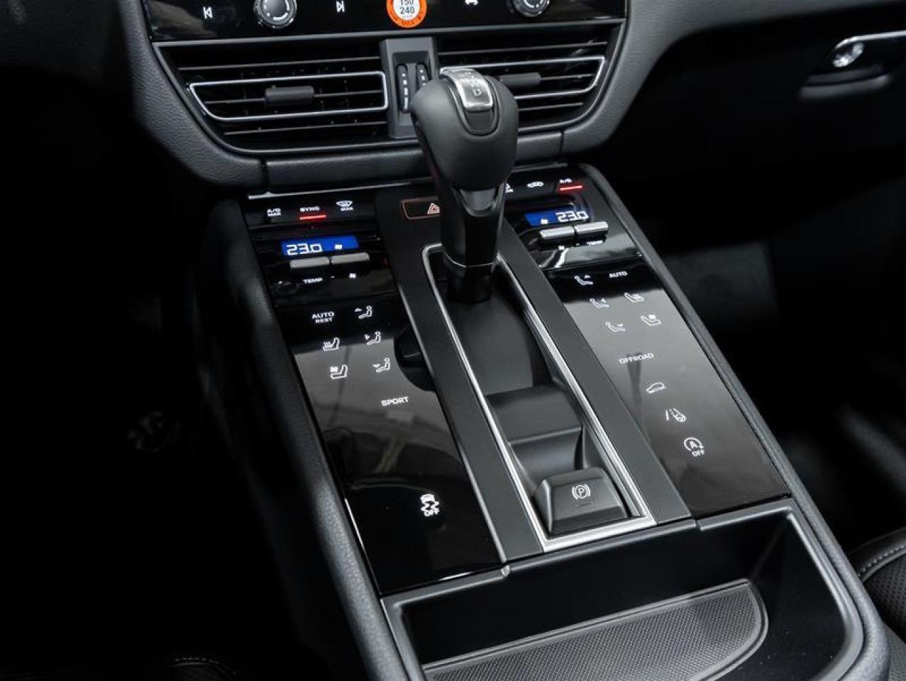 2026 Porsche Macan  Photo