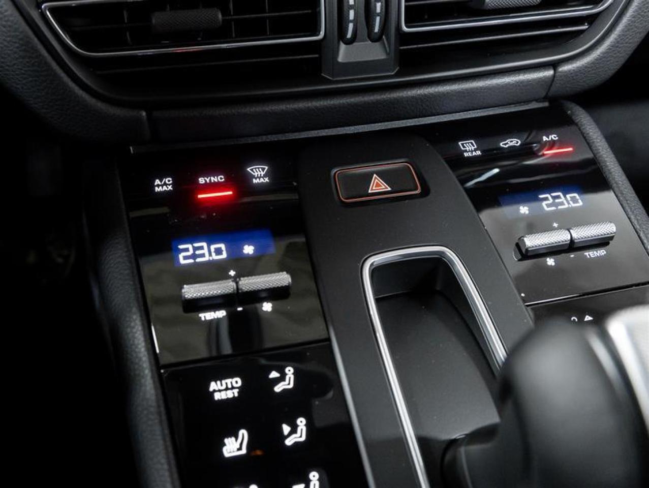 2026 Porsche Macan  Photo