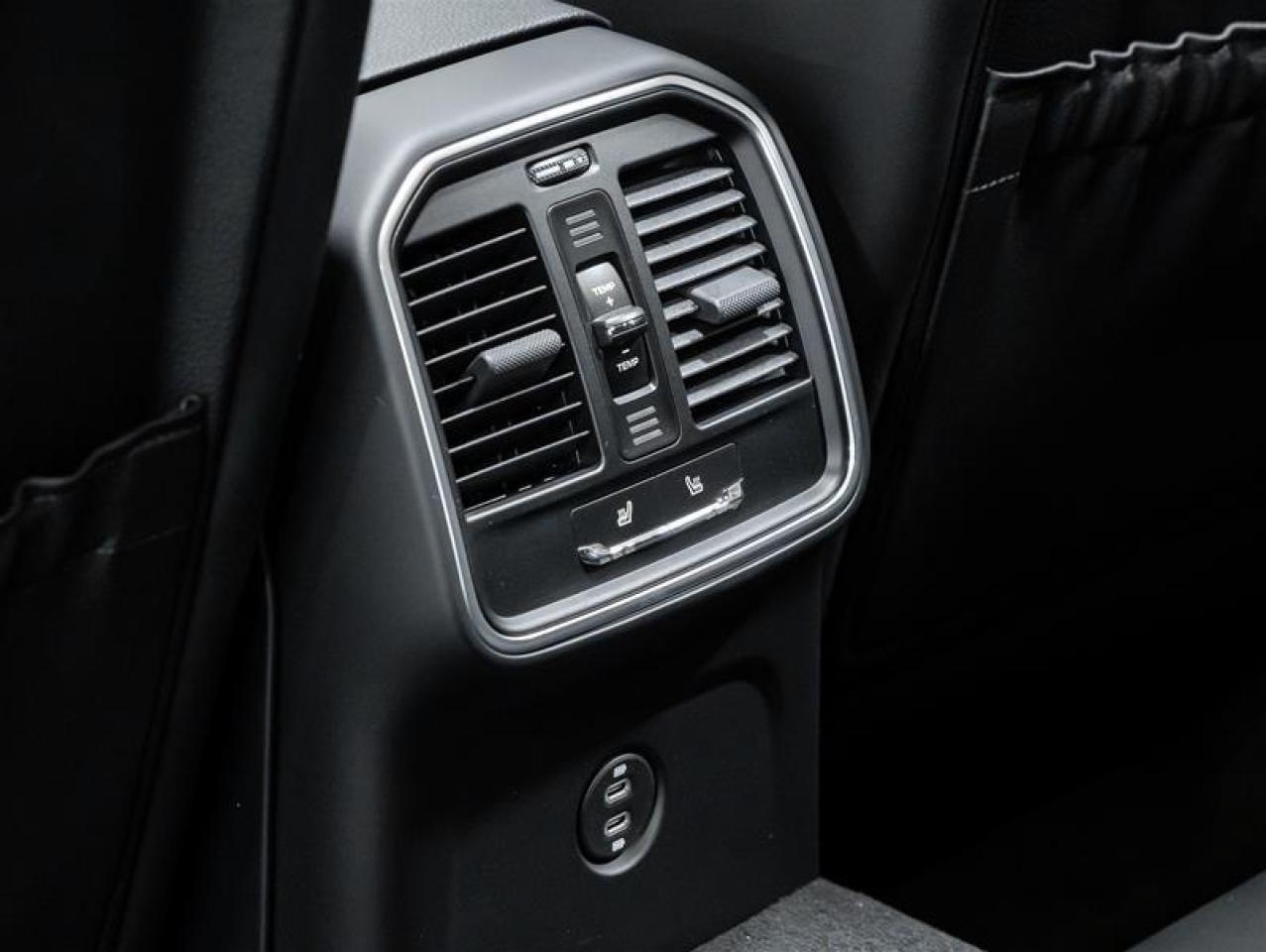 2026 Porsche Macan  Photo