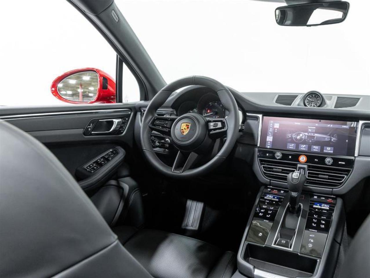 2026 Porsche Macan  Photo