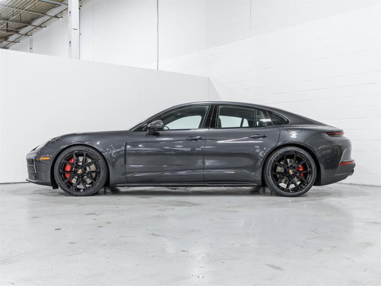 2026 Porsche Panamera  Photo