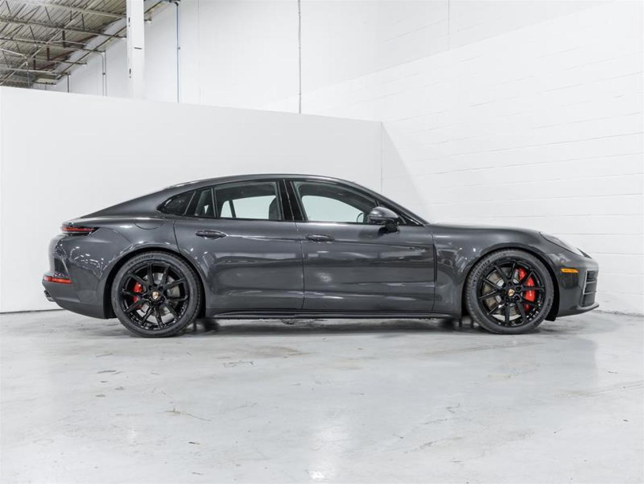 2026 Porsche Panamera  Photo