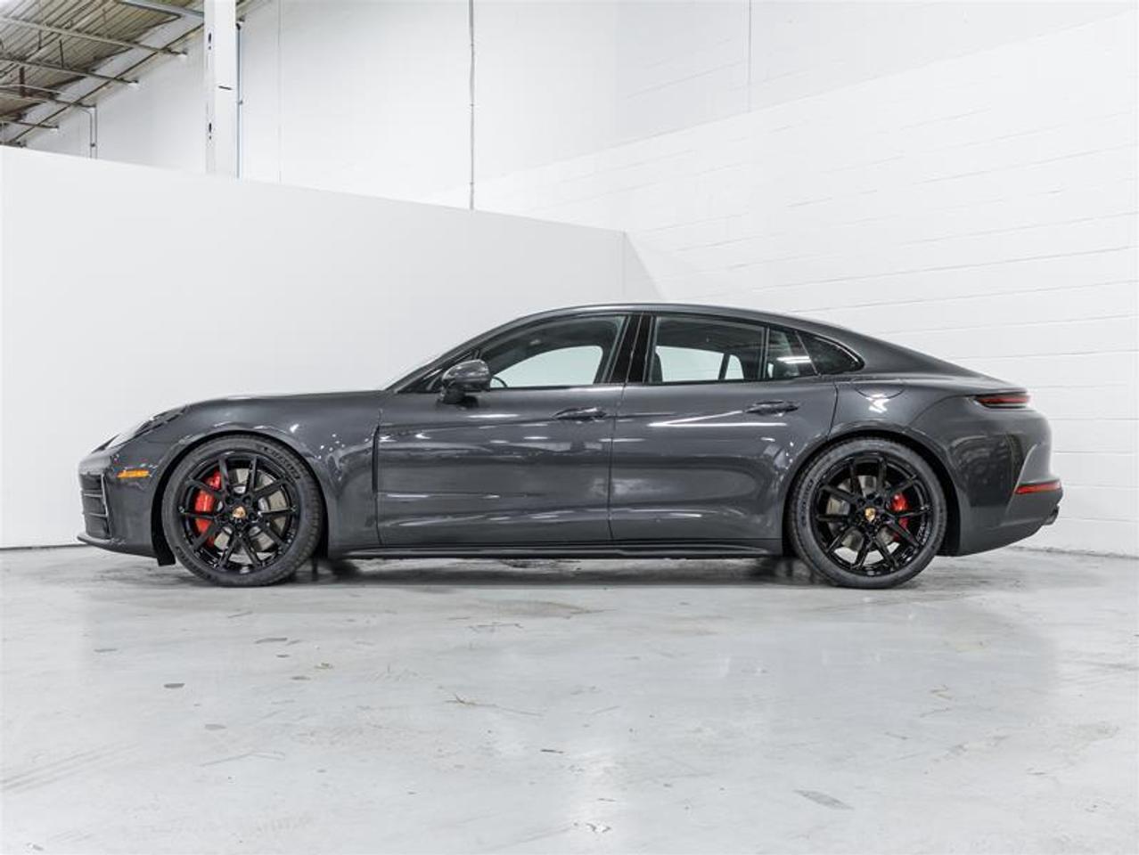 2026 Porsche Panamera  Photo