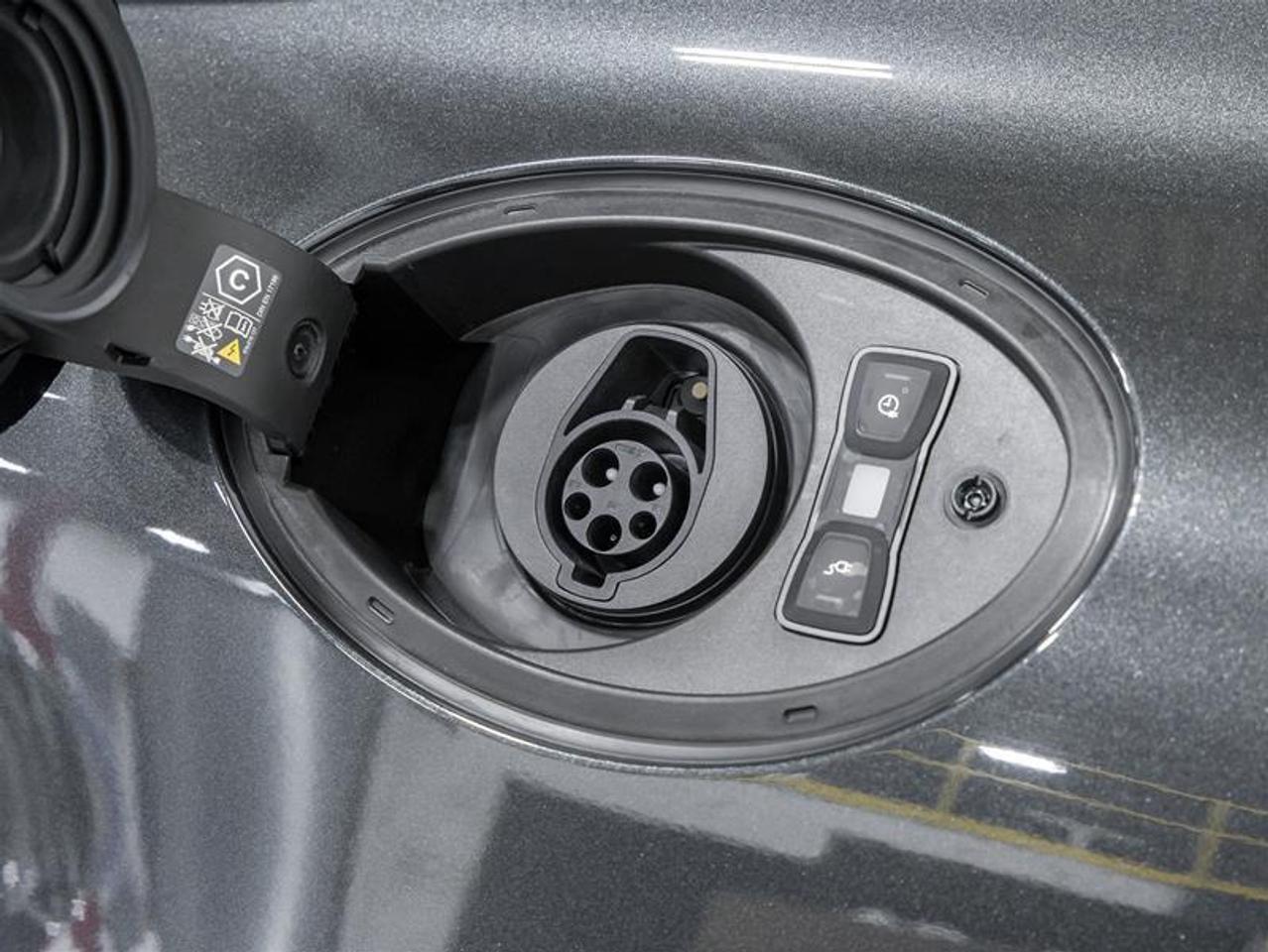 2026 Porsche Panamera  Photo