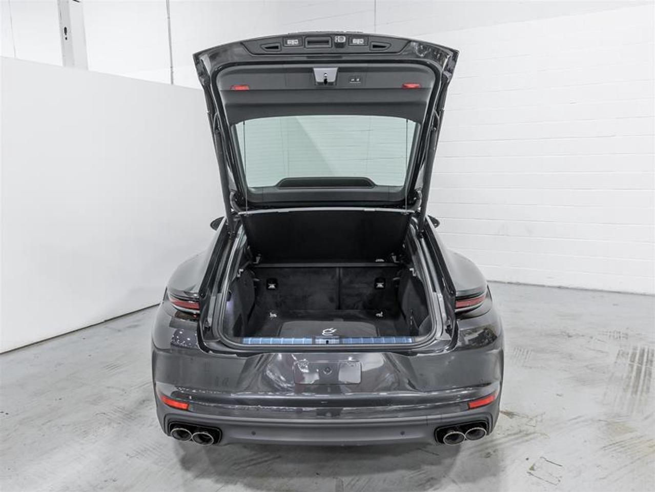 2026 Porsche Panamera  Photo