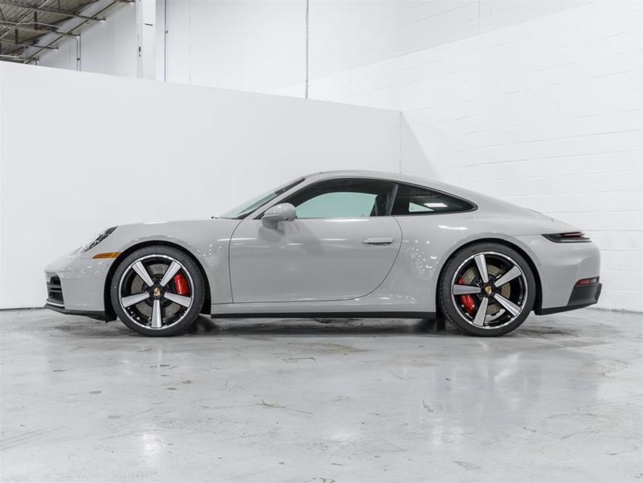 2026 Porsche 911  Photo3