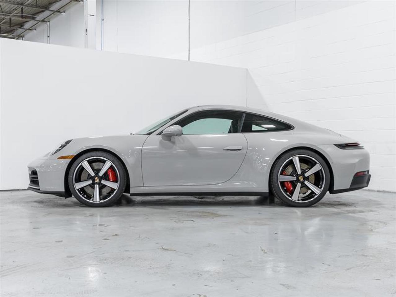 2026 Porsche 911  Photo3