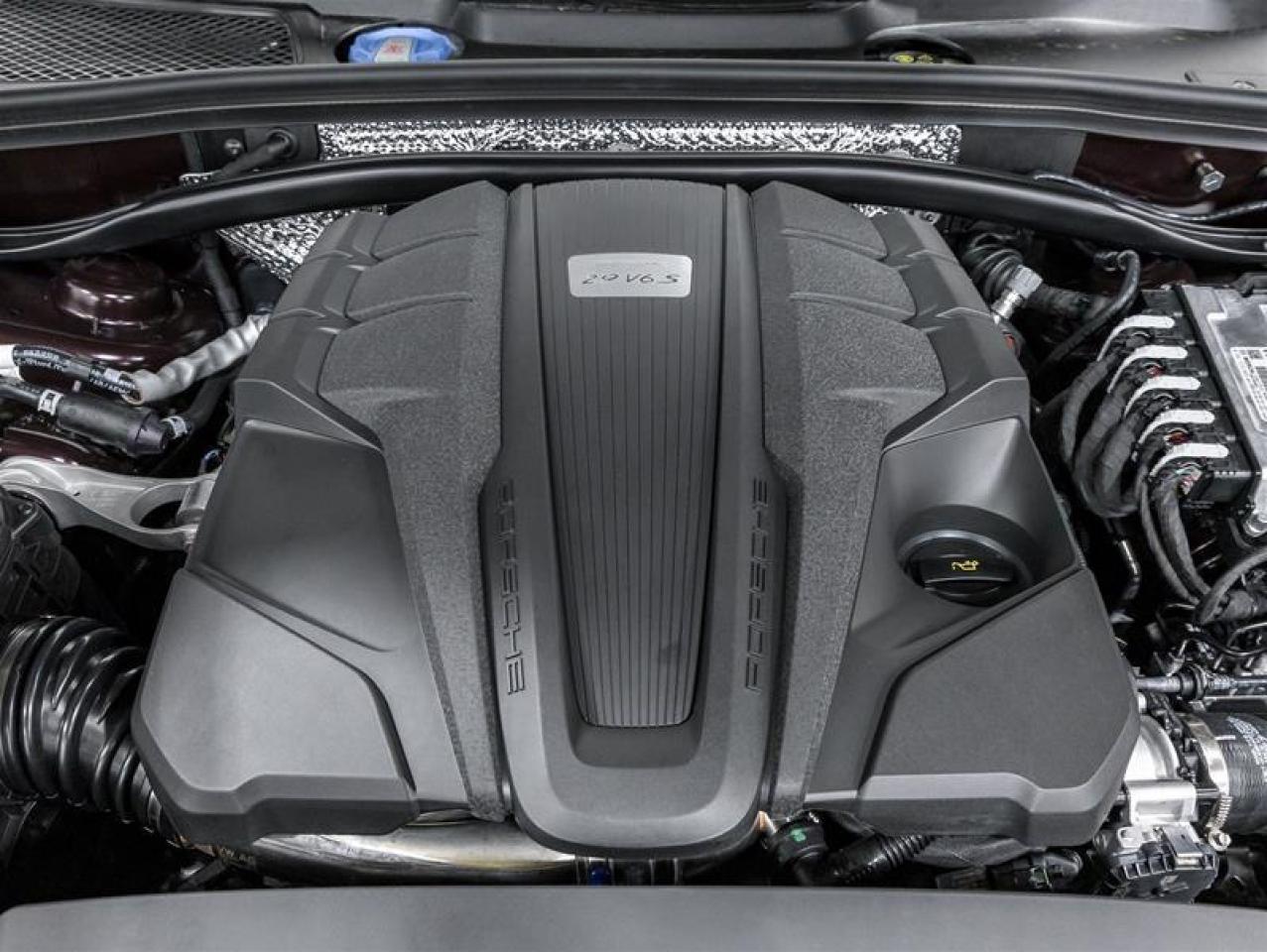 2026 Porsche Macan  Photo