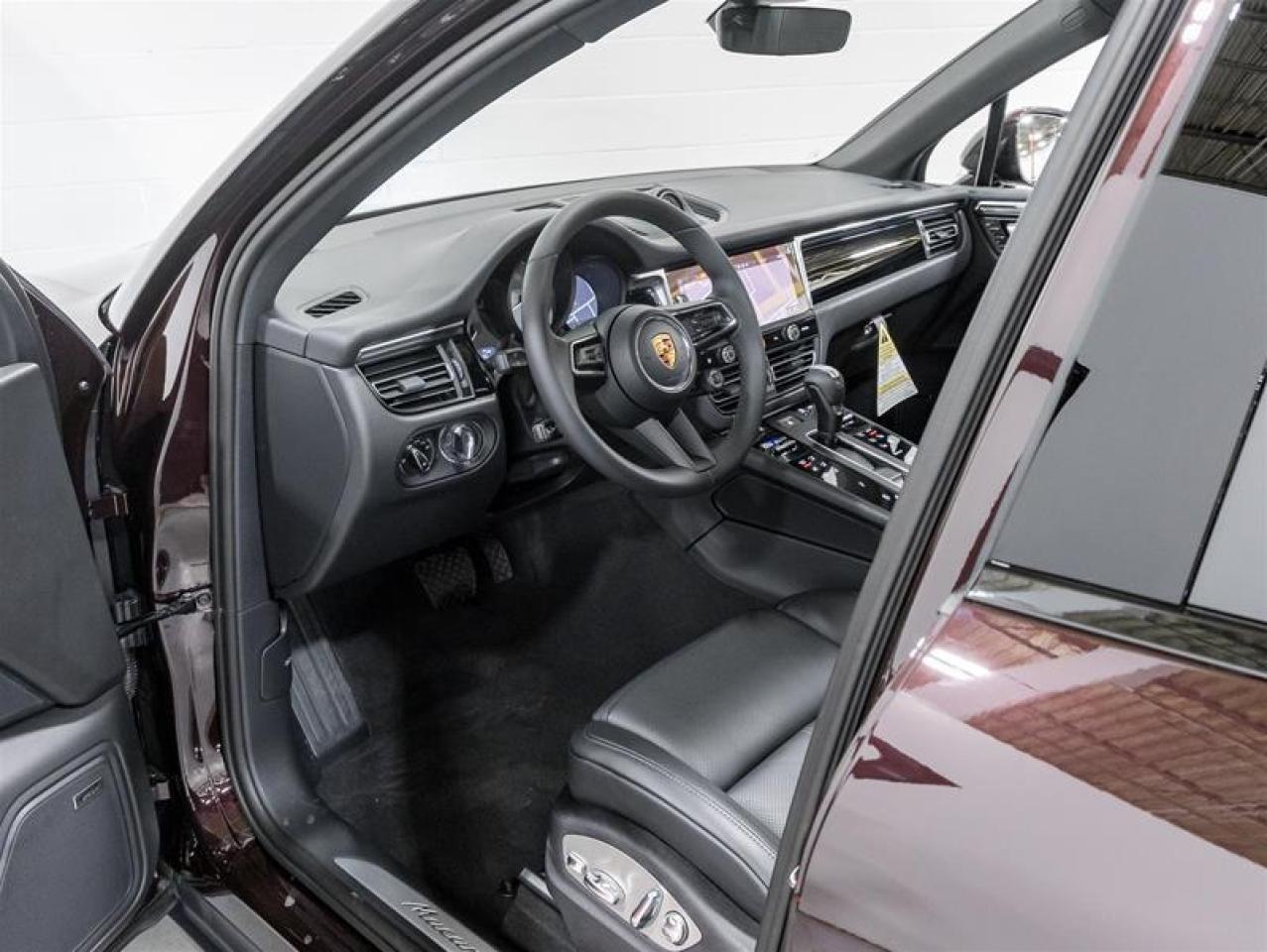 2026 Porsche Macan  Photo